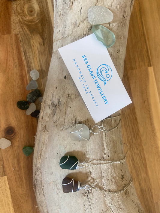 Decorative wire wrapped seaglass with silver plated chain